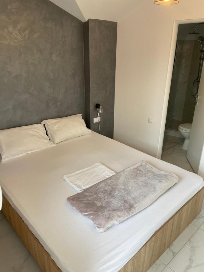 Complex Pria Apartman Două Mai Kültér fotó