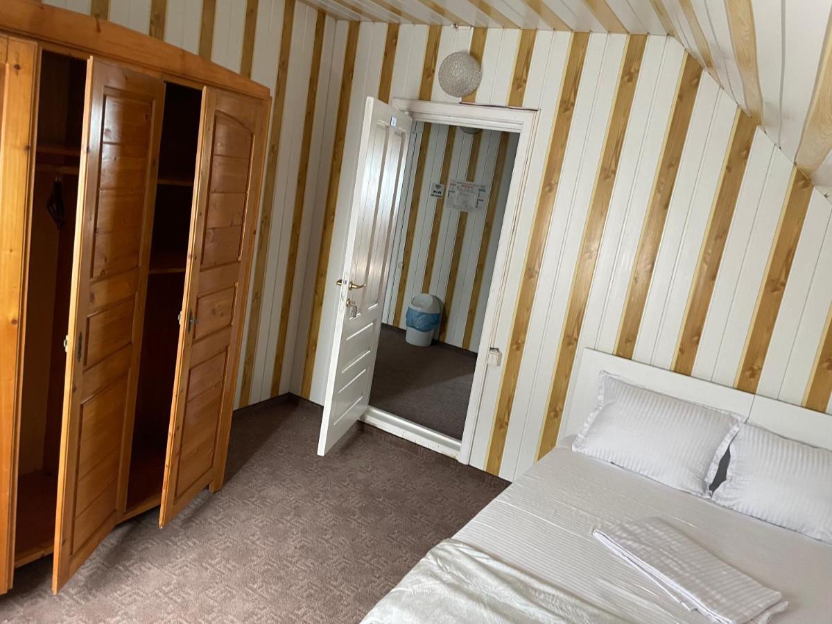 Complex Pria Apartman Două Mai Kültér fotó