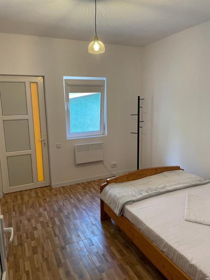 Complex Pria Apartman Două Mai Kültér fotó