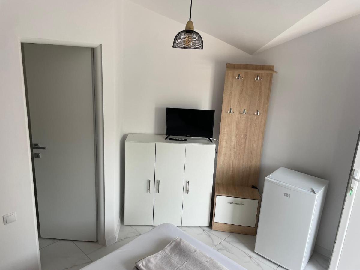 Complex Pria Apartman Două Mai Kültér fotó