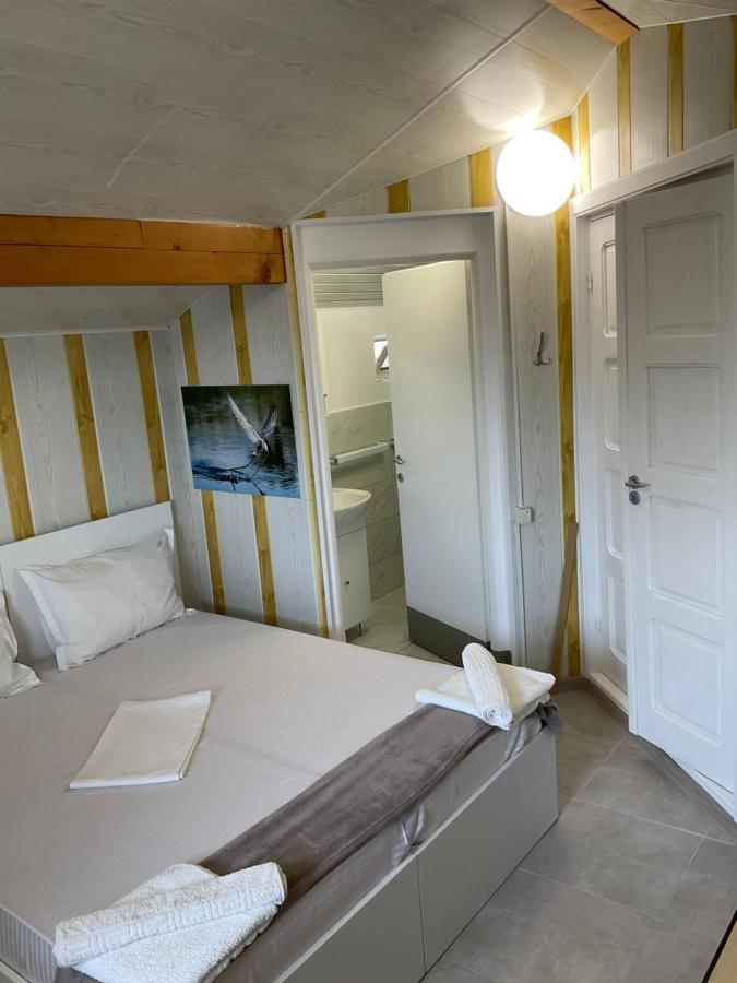 Complex Pria Apartman Două Mai Kültér fotó
