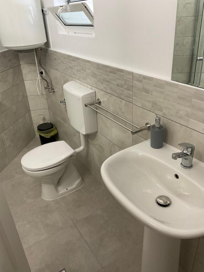 Complex Pria Apartman Două Mai Kültér fotó