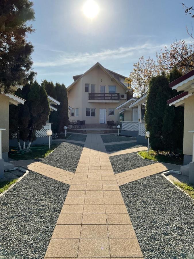 Complex Pria Apartman Două Mai Kültér fotó