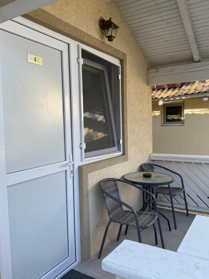 Complex Pria Apartman Două Mai Kültér fotó